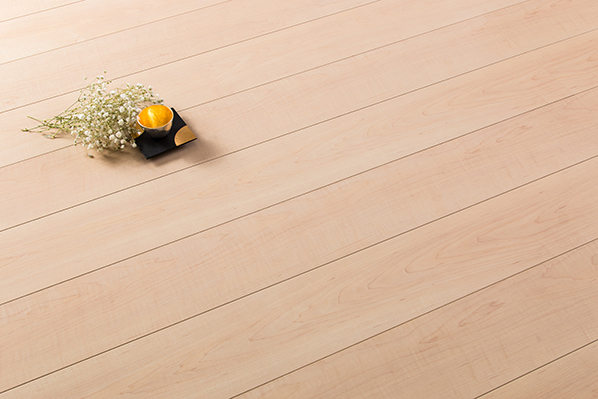 日本进口孕婴房地热采暖双拼枫木色实木多层地板