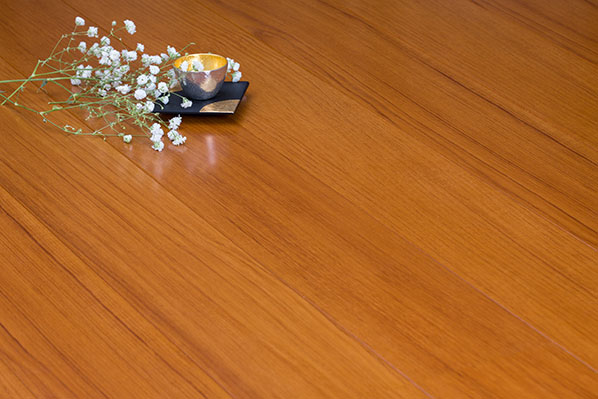 日本进口孕婴房地热采暖双拼柚木直纹实木多层地板